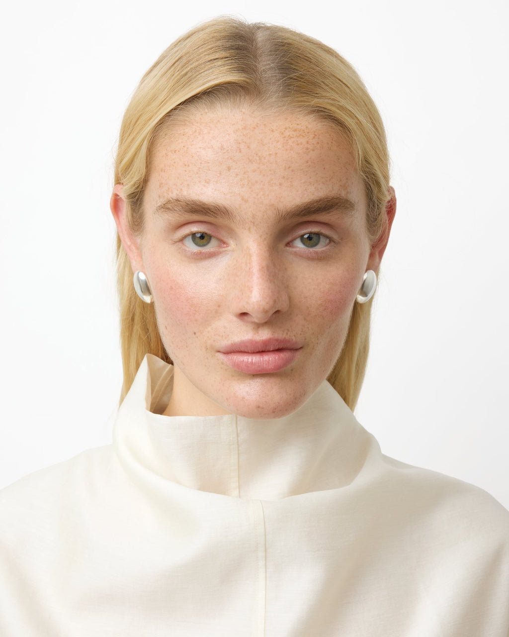 https://cdn.shopify.com/s/files/1/0592/5945/3598/files/Camille_silver_1.jpg?v=1748260764