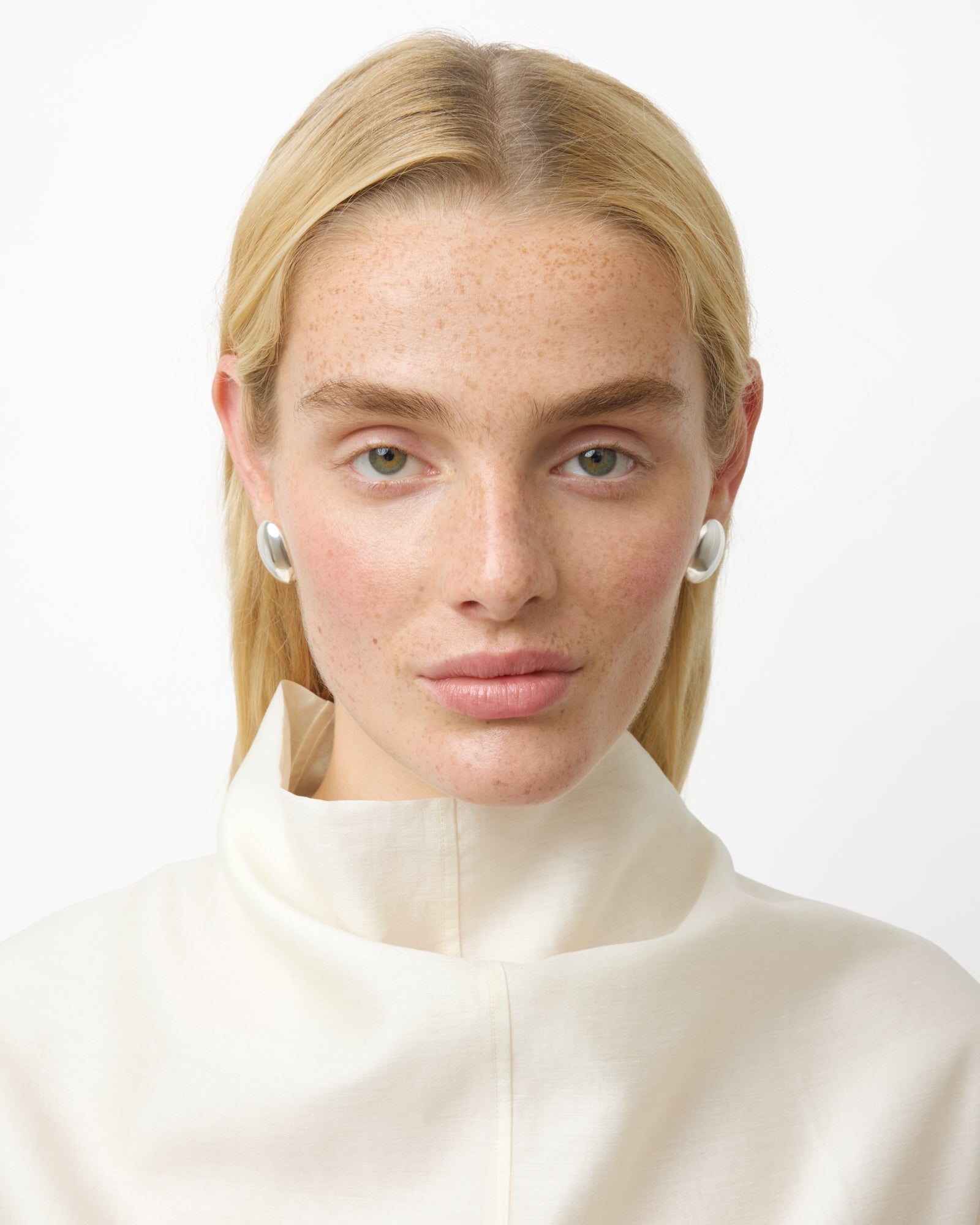 https://cdn.shopify.com/s/files/1/0592/5945/3598/files/Camille_silver_1.jpg?v=1748260764
