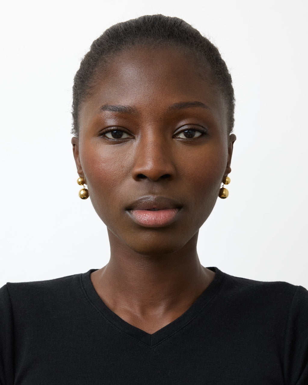 https://cdn.shopify.com/s/files/1/0592/5945/3598/files/Caroline_gold_1.jpg?v=1748260842