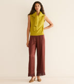 Luxurious Cashmere V-Neck Sleeveless Knit Vest, 60s-Inspired Fitted Ribbed Design