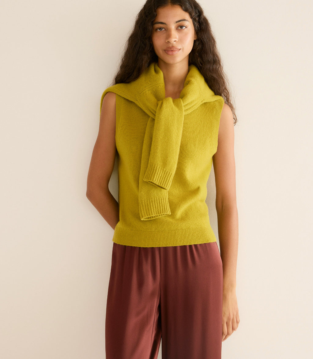 Luxurious Cashmere V-Neck Sleeveless Knit Vest, 60s-Inspired Fitted Ribbed Design