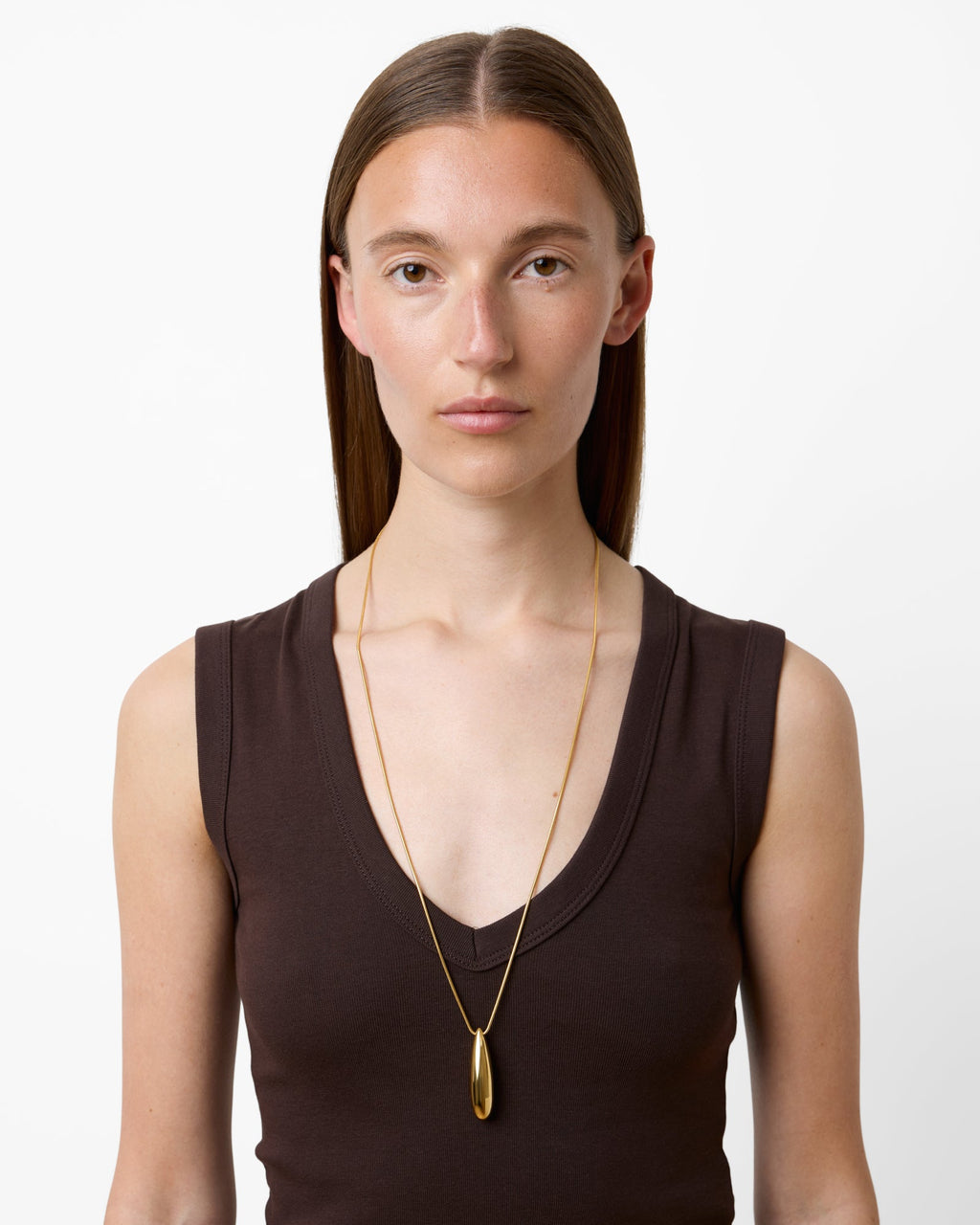 https://cdn.shopify.com/s/files/1/0592/5945/3598/files/DOLLY_NECKLACE_GOLD_e874ffb0-7f5f-4b38-baf0-3903c774d78d.jpg?v=1778597102