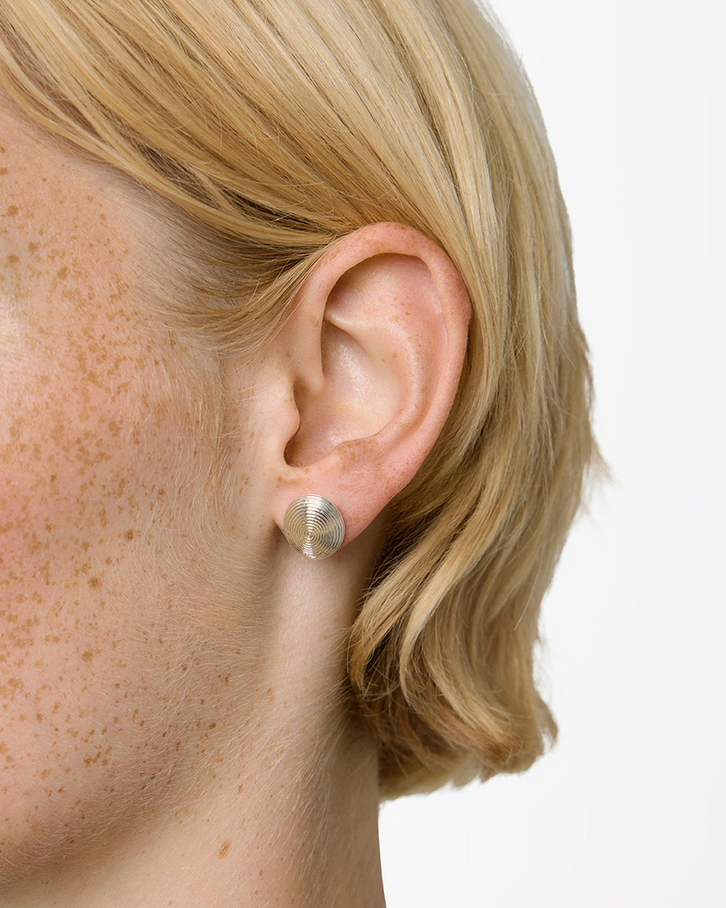 https://cdn.shopify.com/s/files/1/0592/5945/3598/files/ELLA_EARRINGS_SILVER_1_1.jpg?v=1770903540