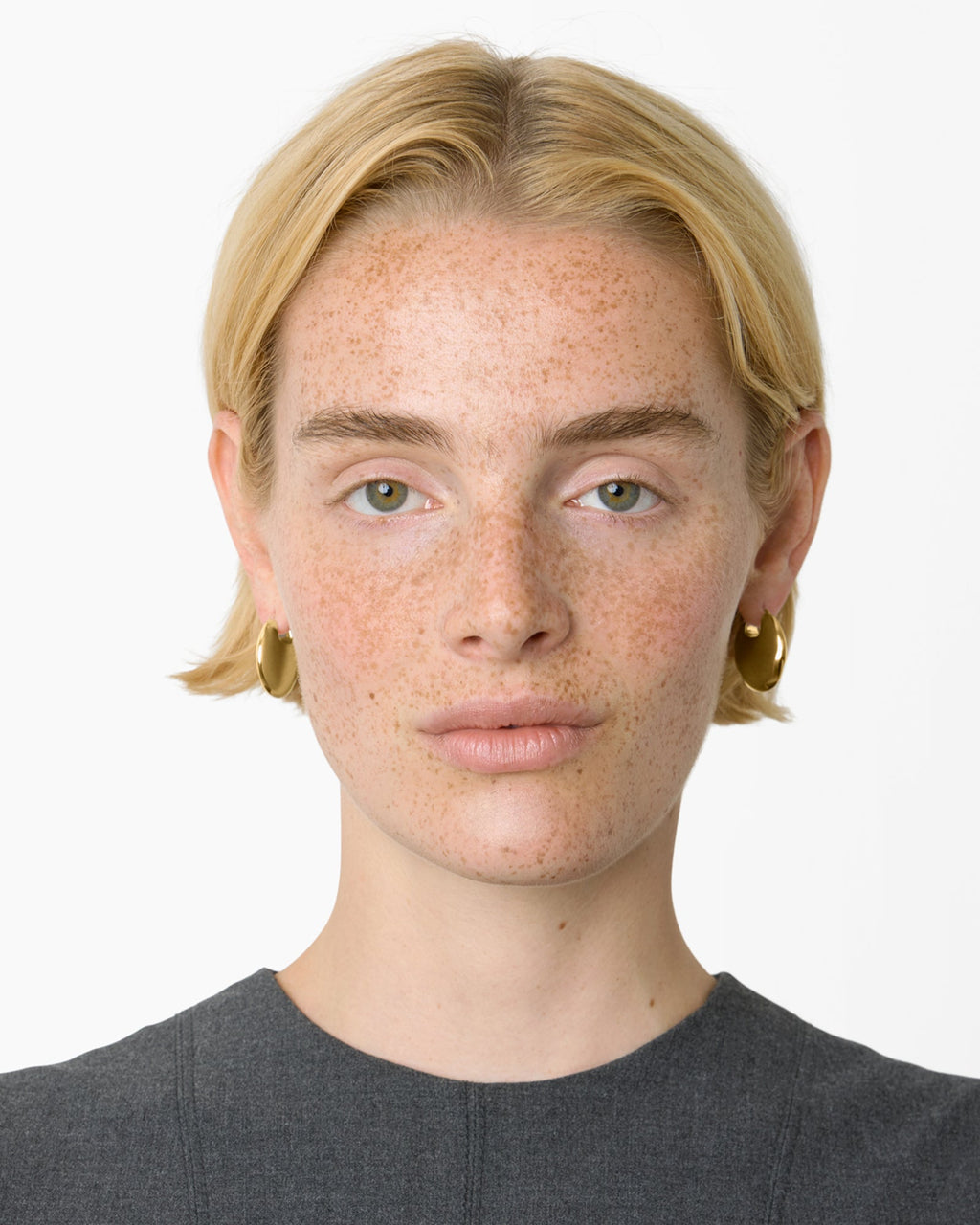 https://cdn.shopify.com/s/files/1/0592/5945/3598/files/ERIN_EARRINGS_GOLD_3_1.jpg?v=1770904607