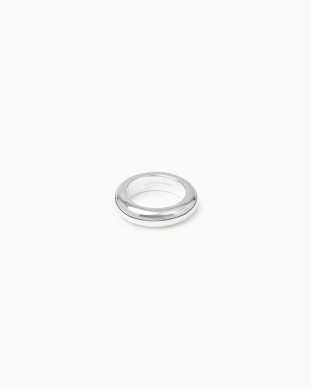https://cdn.shopify.com/s/files/1/0592/5945/3598/files/EVIE_RING_SILVER_2.jpg?v=1759347844