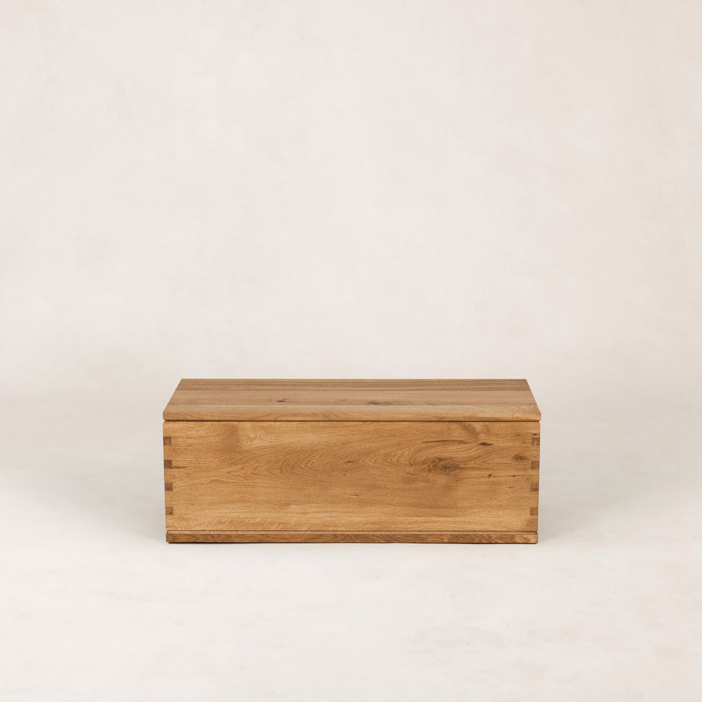 https://cdn.shopify.com/s/files/1/0593/2217/1565/files/Eik_Chest_Front_Closed_SolidOak_FrenchOak.jpg?v=1773076935