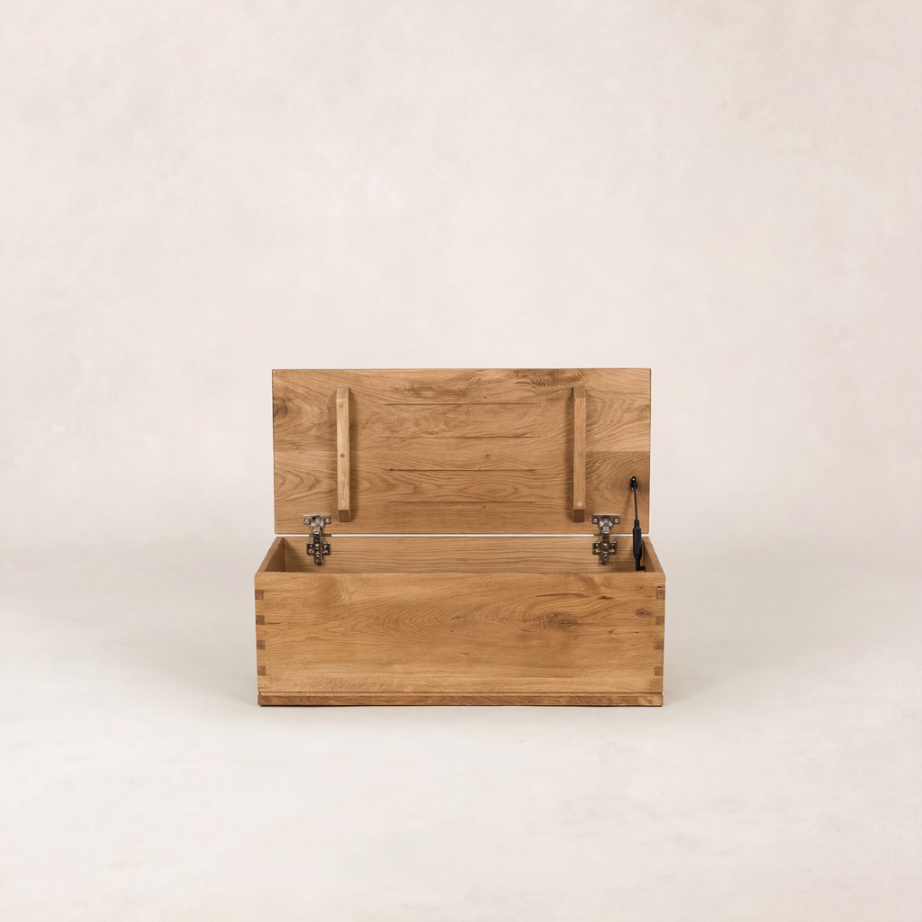 https://cdn.shopify.com/s/files/1/0593/2217/1565/files/Eik_Chest_Front_Open_SolidOak_FrenchOak-2.png?v=1772588963