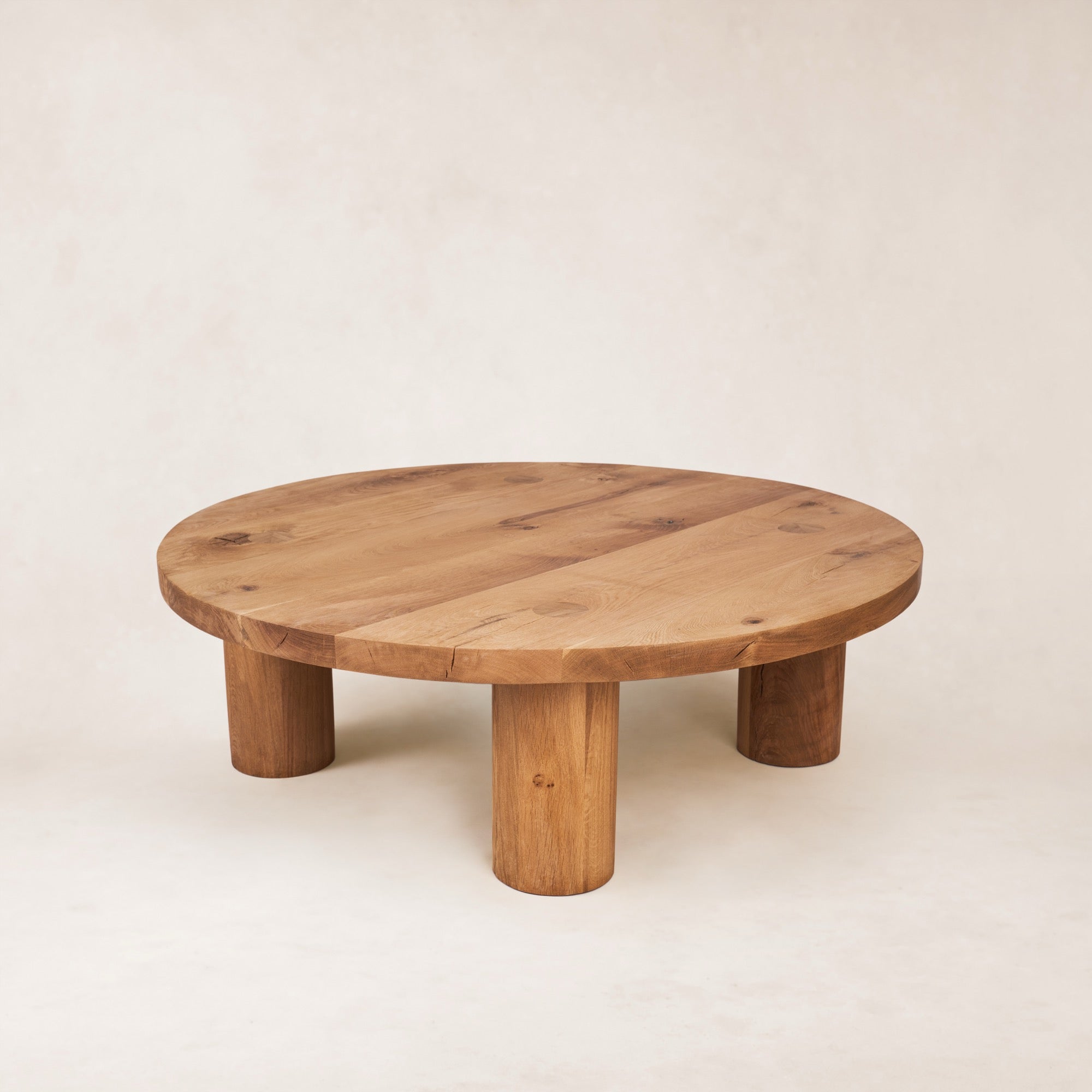 https://cdn.shopify.com/s/files/1/0593/2217/1565/files/Eik_CoffeeTable_Round_3_4Top_SolidOak_FrenchOak.jpg?v=1772493836