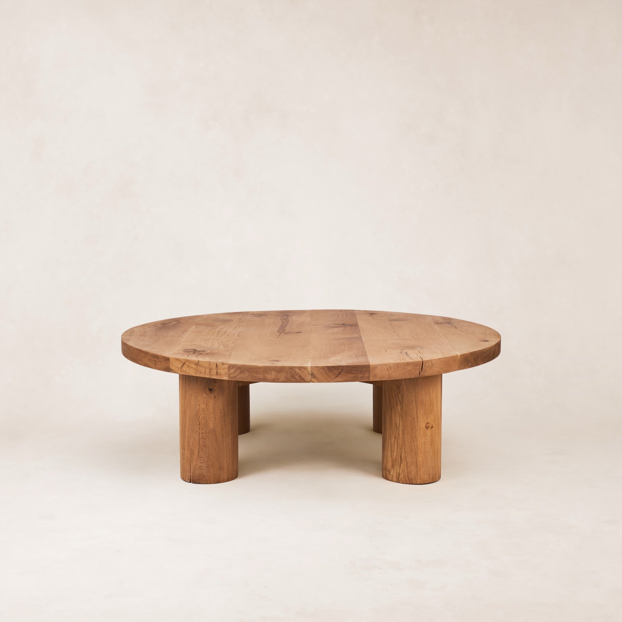 https://cdn.shopify.com/s/files/1/0593/2217/1565/files/Eik_CoffeeTable_Round_Front_SolidOak_FrenchOak.jpg?v=1772586321