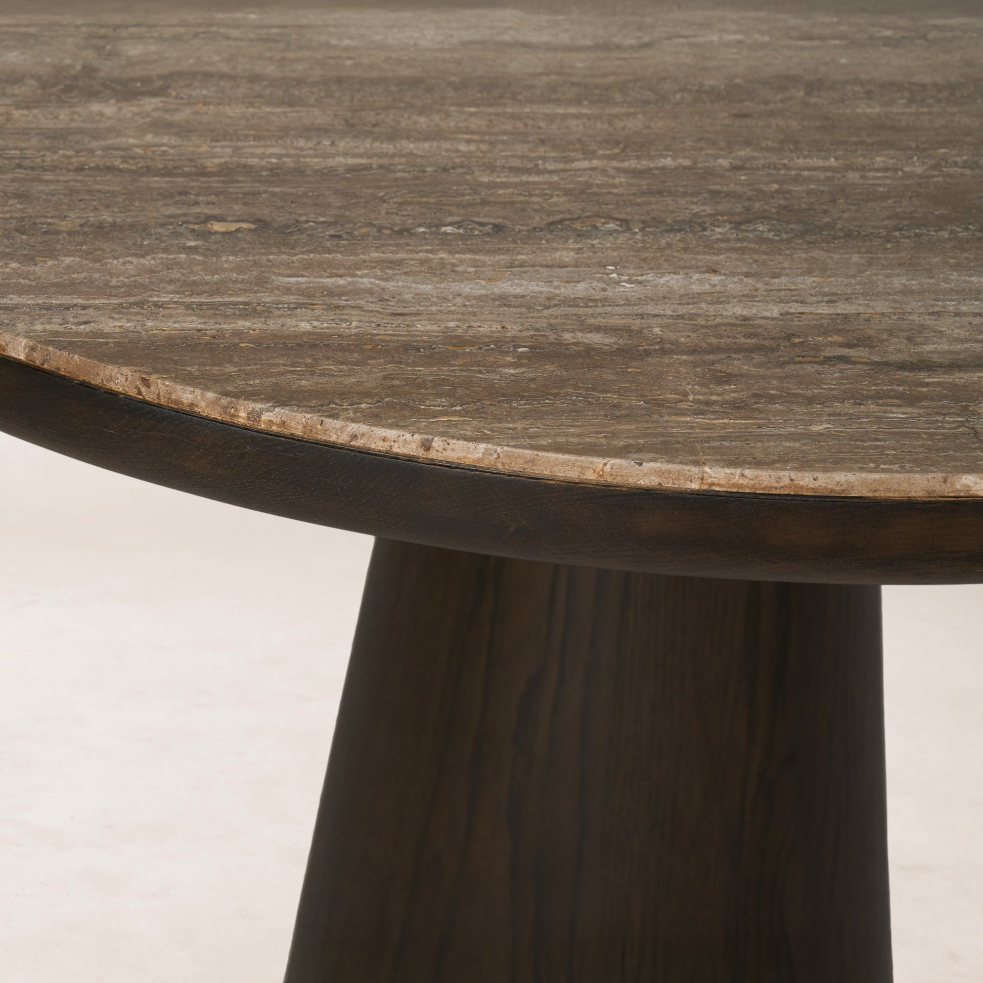 https://cdn.shopify.com/s/files/1/0593/2217/1565/files/Eik_DiningTable_48_Detail_SolidOak_Watercolorblk_BlkTravertine.jpg?v=1772671183