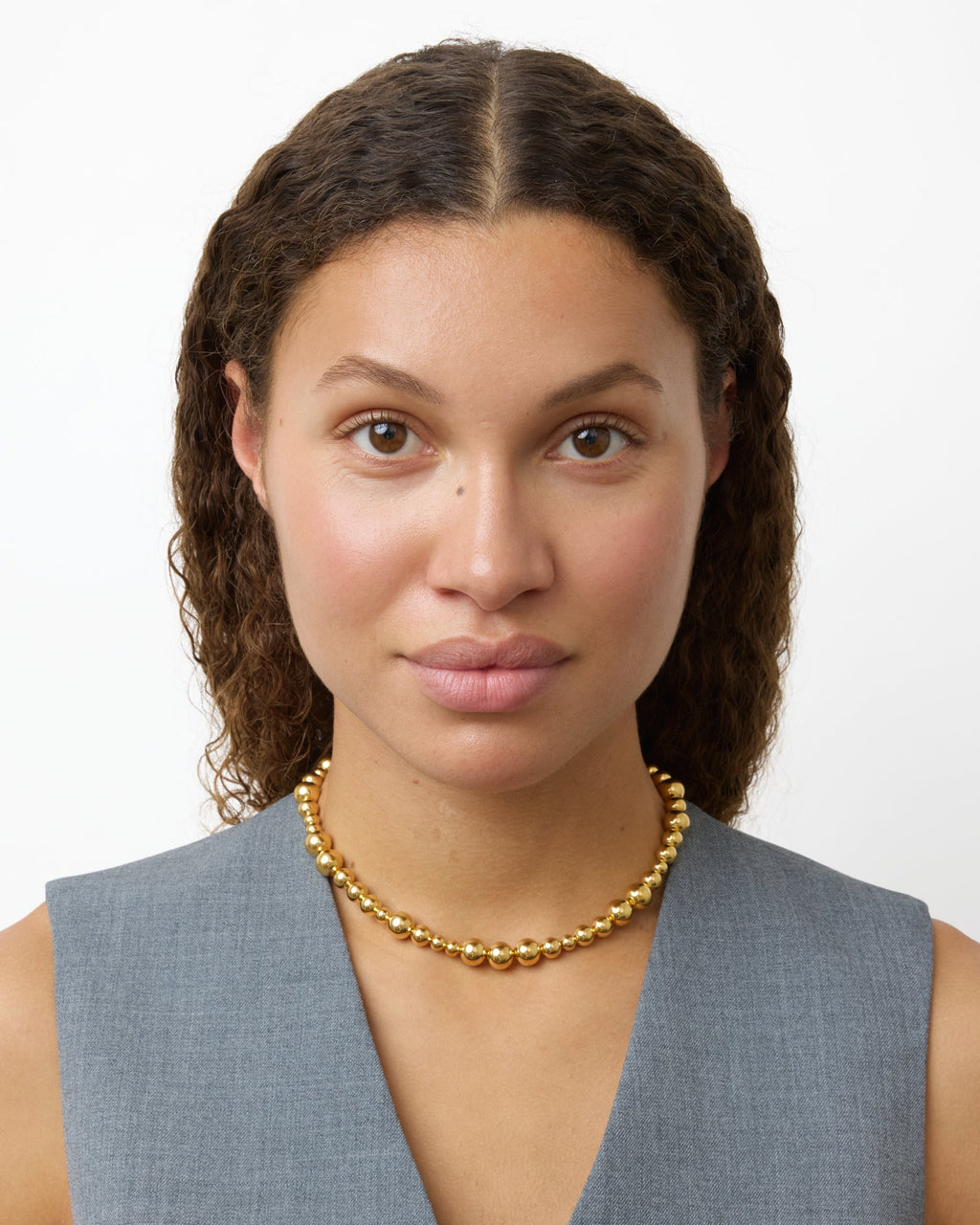 https://cdn.shopify.com/s/files/1/0592/5945/3598/files/Elly_gold_1.jpg?v=1761986184