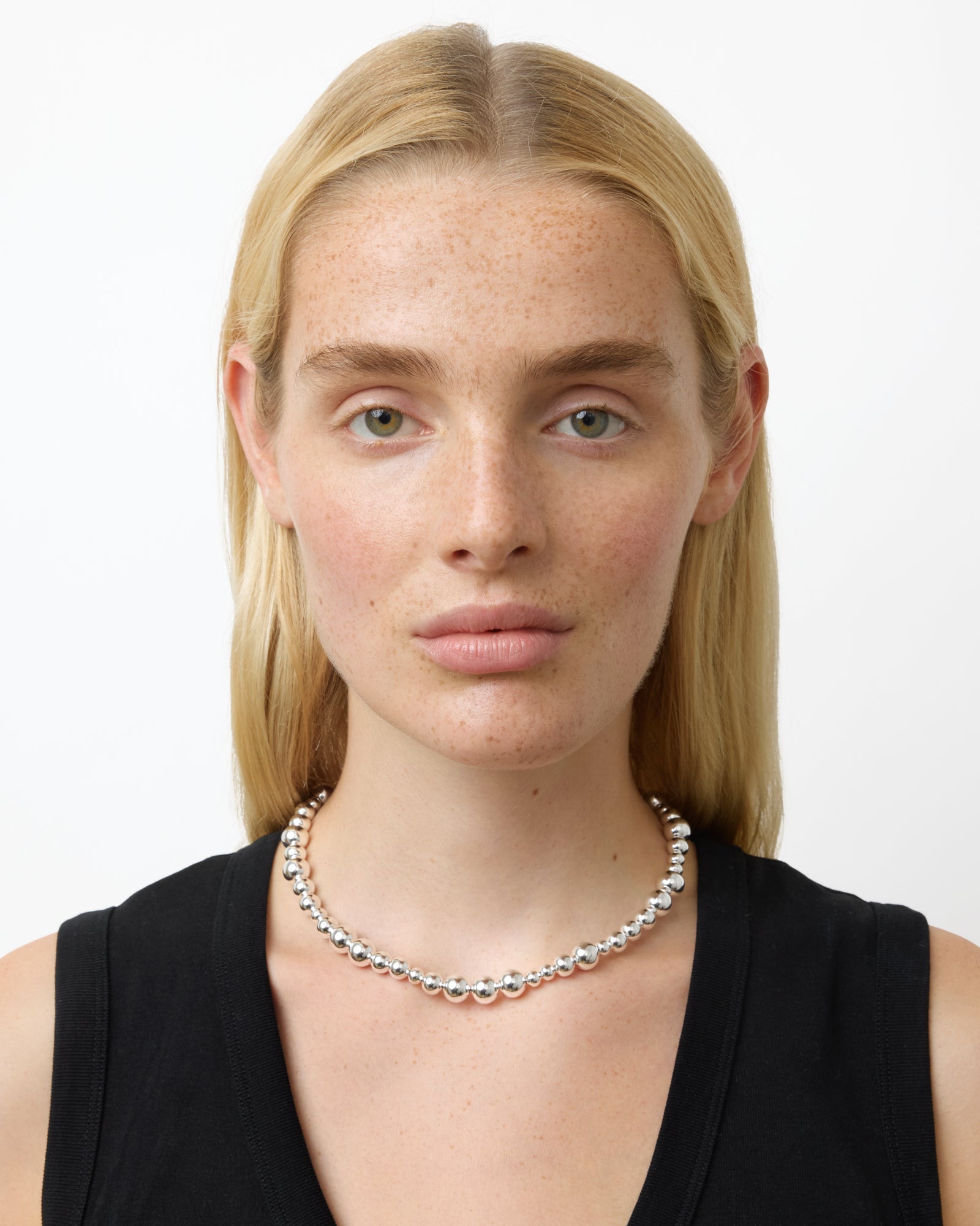 https://cdn.shopify.com/s/files/1/0592/5945/3598/files/Elly_silver_1.jpg?v=1761986161