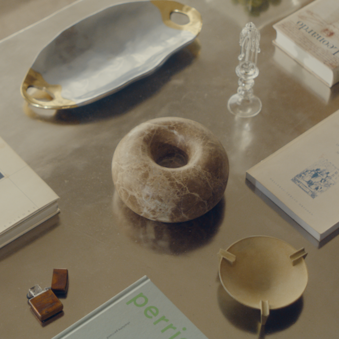 https://cdn.shopify.com/s/files/1/0593/2217/1565/files/Emperador-donut-bowl.png?v=1752787529