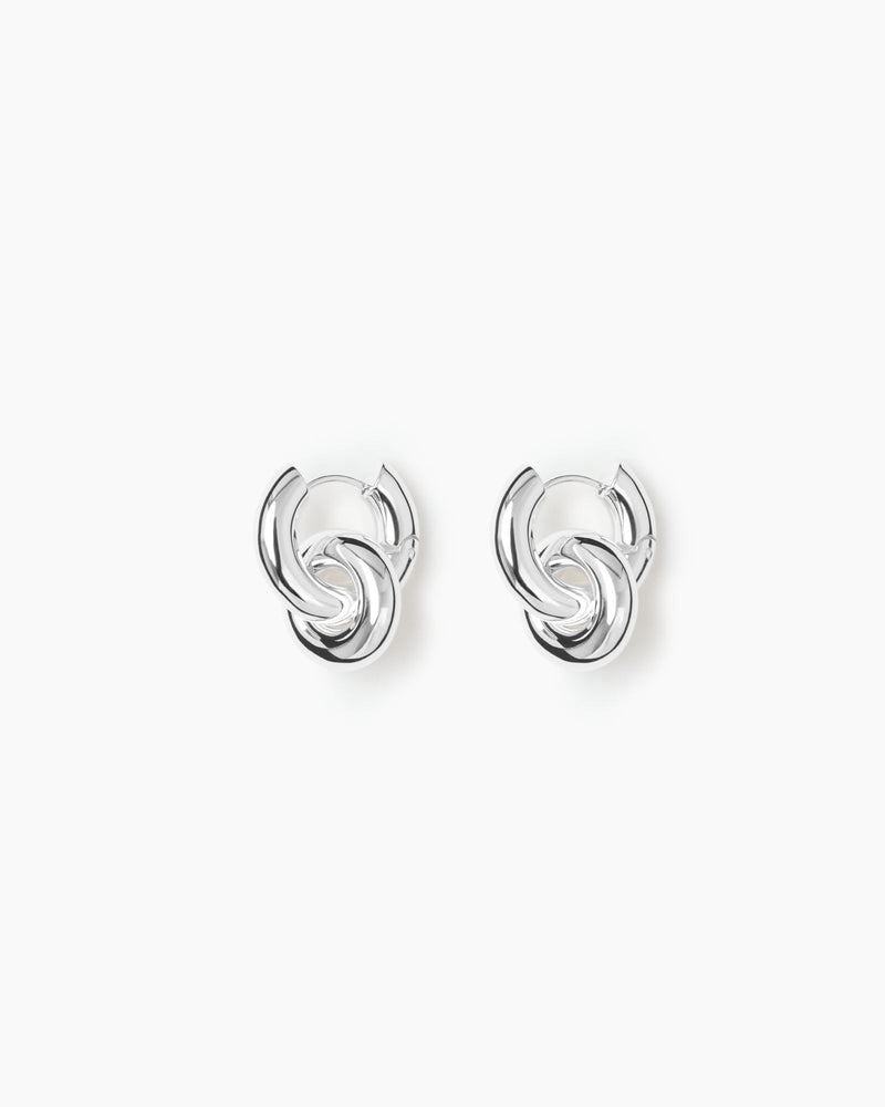 https://cdn.shopify.com/s/files/1/0592/5945/3598/files/Esther_silver.jpg?v=1748260744