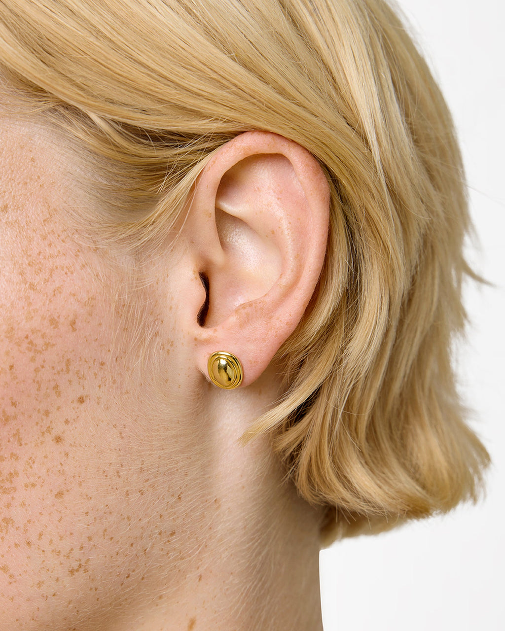 https://cdn.shopify.com/s/files/1/0592/5945/3598/files/FRANKA_EARRINGS_GOLD_1_8b549384-4149-468e-99c5-ccbb07bb6561.jpg?v=1770905865