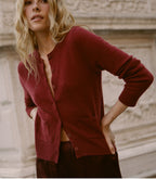 Luxurious Cloud-Soft Cashmere Cardigan, Classic Crew Neck, Fitted Silhouette, Malbec