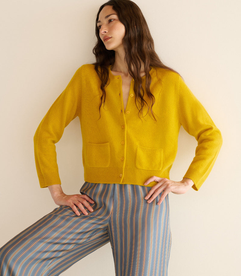 Luxurious Citrine Cashmere Cardigan: Cloud-Soft, Fitted, Mother-of-Pearl Buttons