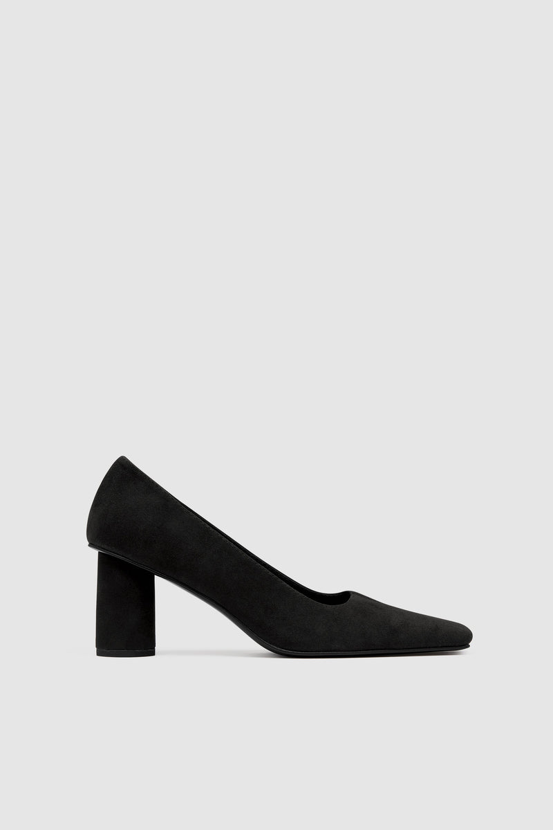 https://cdn.shopify.com/s/files/1/0747/7418/4152/files/Ghost_S46-S26-40218BLK-25630-St-Agni-0142_7149e9cb-7e45-4a2d-a235-b59c25694ea3.jpg?v=1770179641
