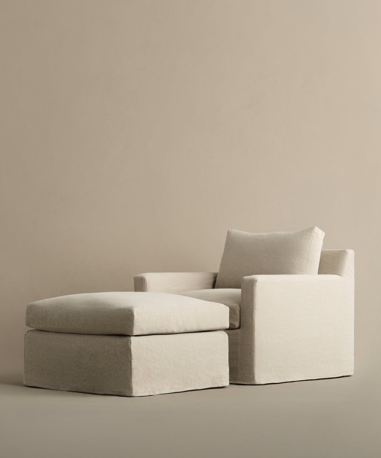 https://cdn.shopify.com/s/files/1/0565/1234/8333/files/Harbor-Chair-Drift-Linen-3.jpg?v=1748838517