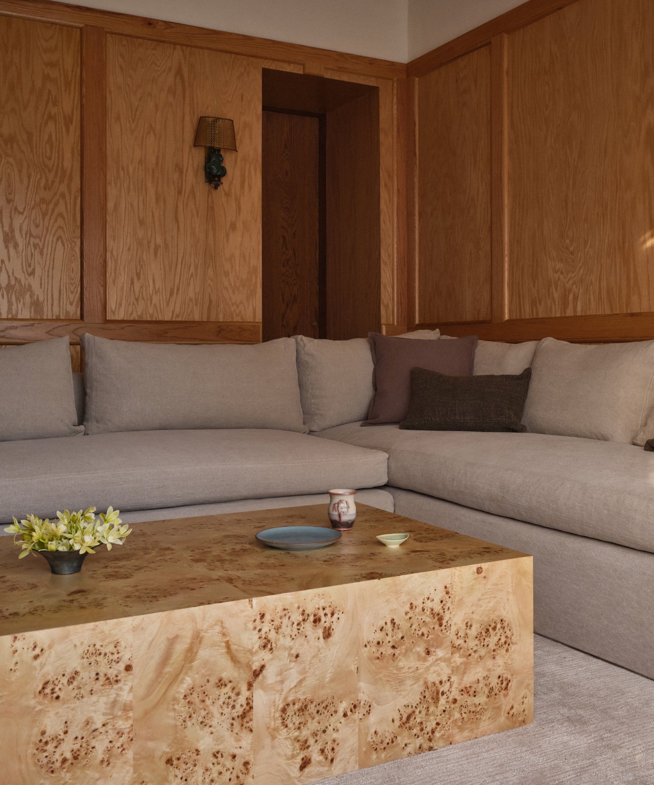 https://cdn.shopify.com/s/files/1/0565/1234/8333/files/Harbor-Sectional-Drift-Linen-2.jpg?v=1748839334
