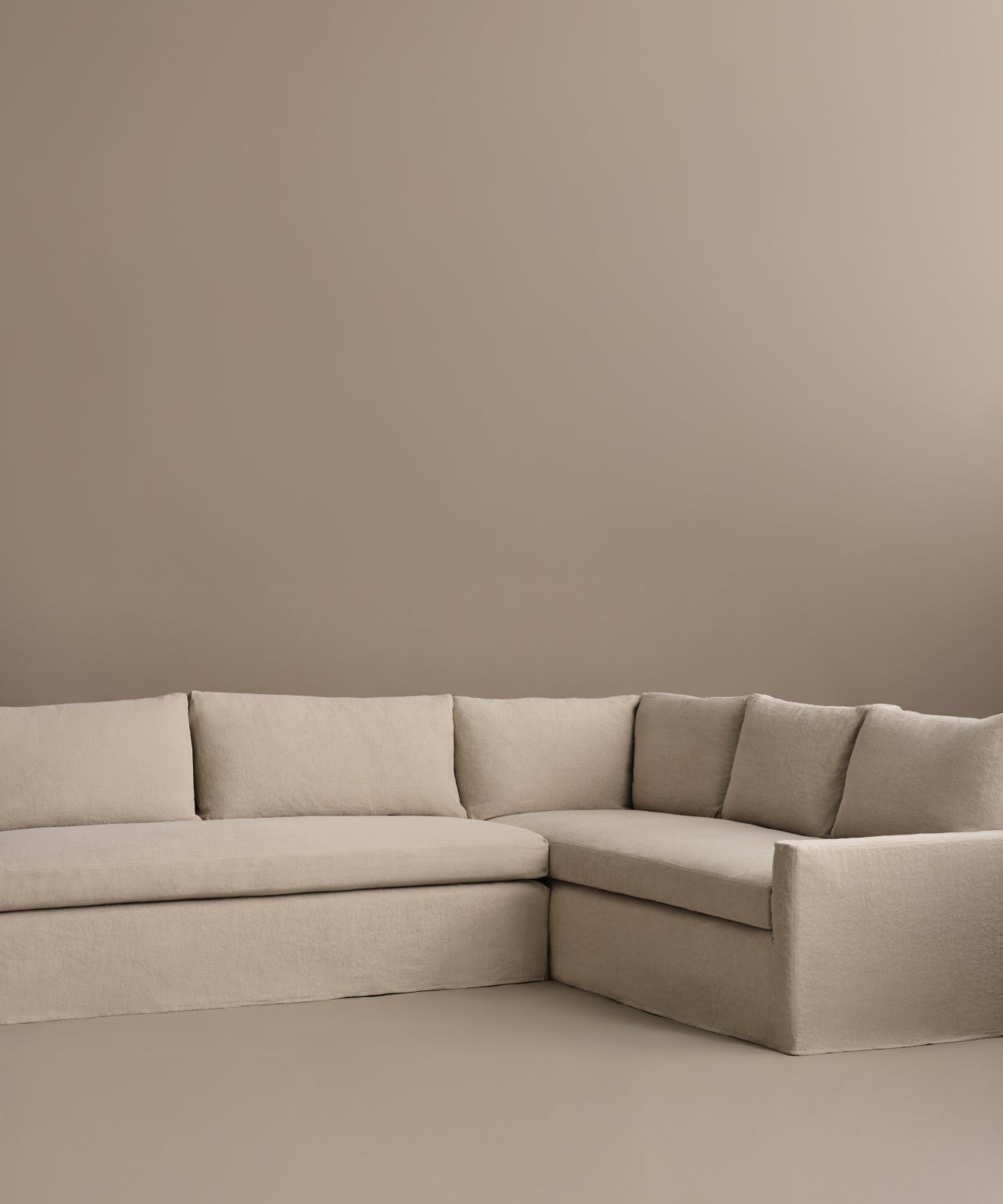 https://cdn.shopify.com/s/files/1/0565/1234/8333/files/Harbor-Sectional-Drift-Linen-3.jpg?v=1748839340