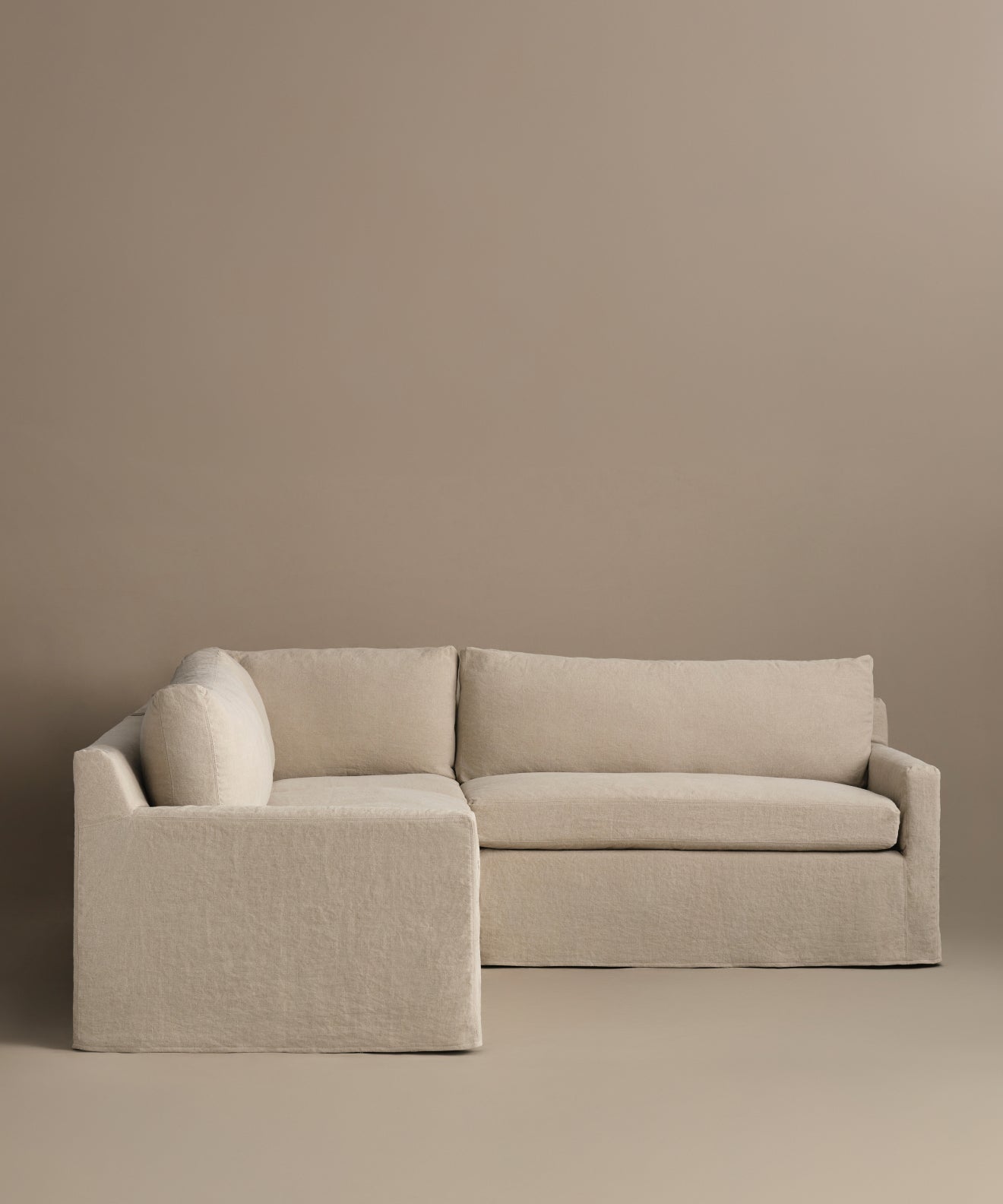 https://cdn.shopify.com/s/files/1/0565/1234/8333/files/Harbor-Sectional-Drift-Linen-6.jpg?v=1748839355