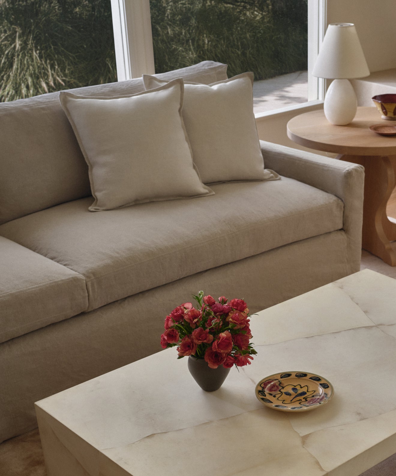 https://cdn.shopify.com/s/files/1/0565/1234/8333/files/Harbor-Sofa-Drift-Linen-3.jpg?v=1748837860