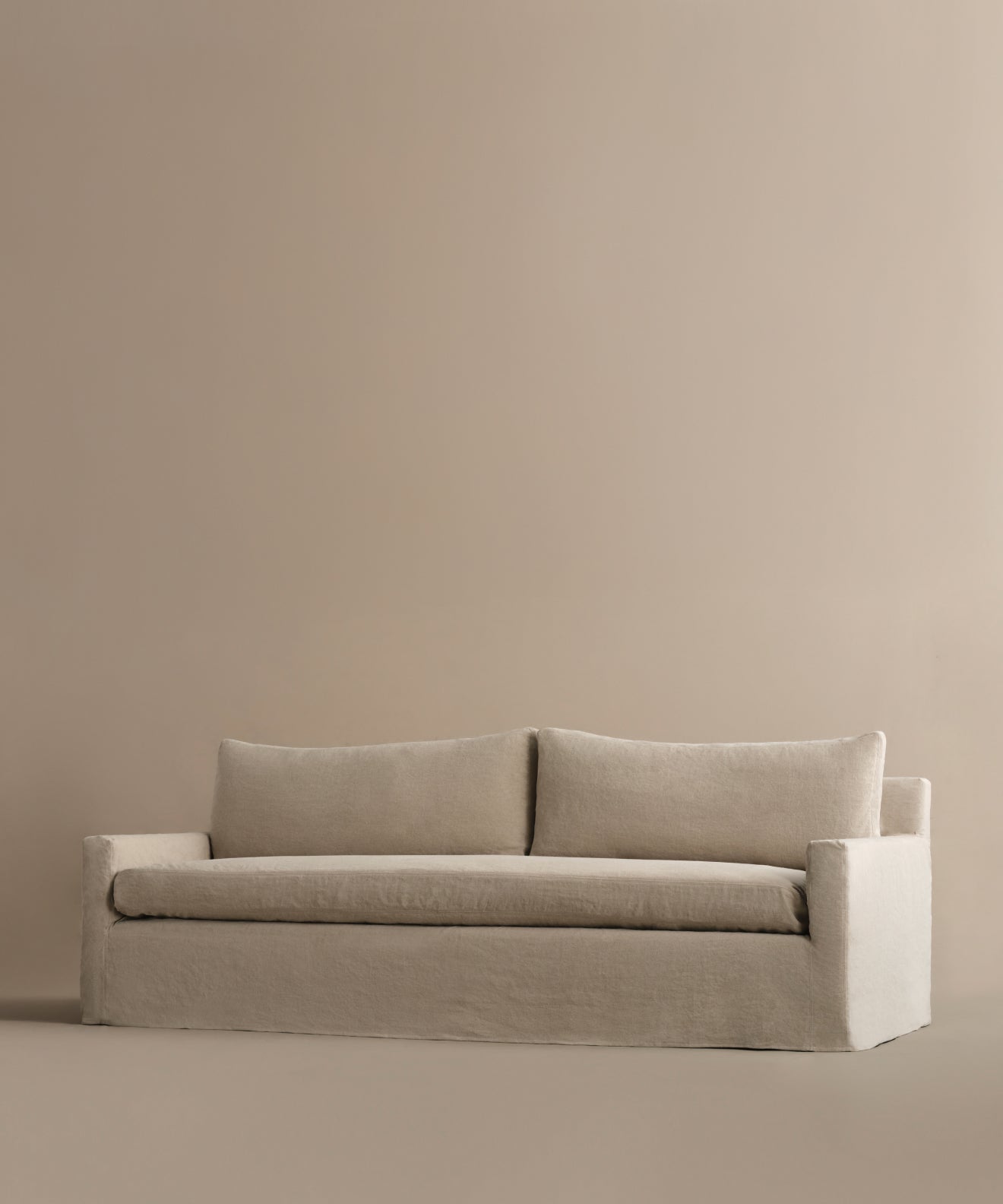 https://cdn.shopify.com/s/files/1/0565/1234/8333/files/Harbor-Sofa-Drift-Linen-4.jpg?v=1748837868