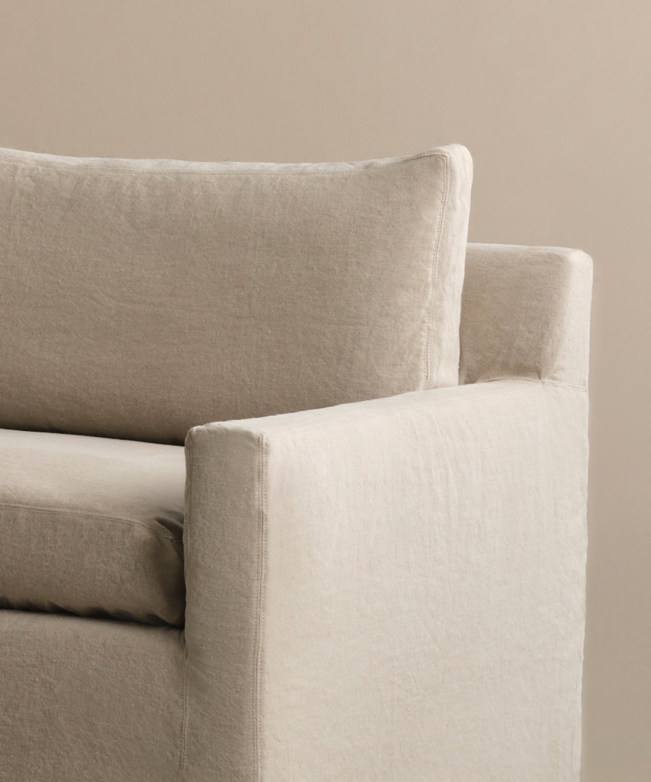 https://cdn.shopify.com/s/files/1/0565/1234/8333/files/Harbor-Sofa-Drift-Linen-6.jpg?v=1748837880