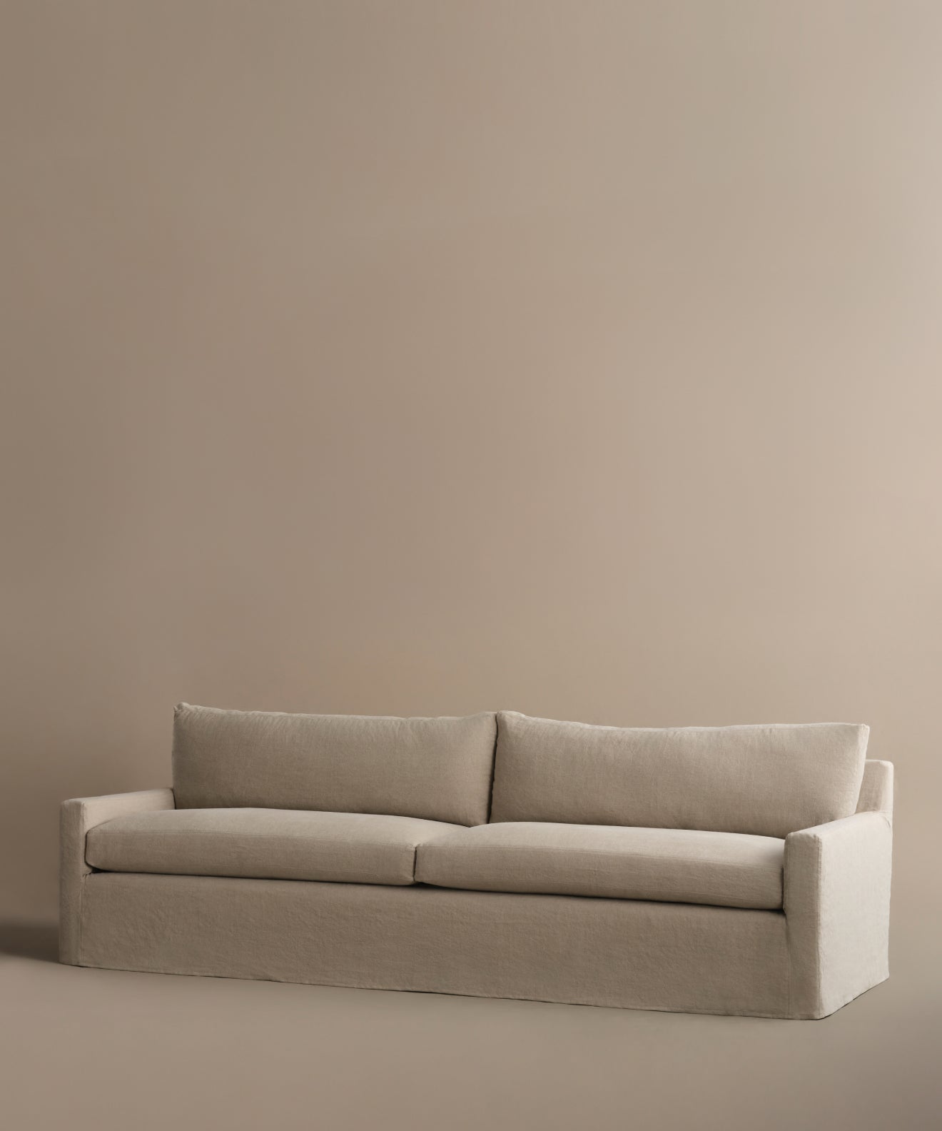 https://cdn.shopify.com/s/files/1/0565/1234/8333/files/Harbor-Sofa-Drift-Linen-8.jpg?v=1748837905