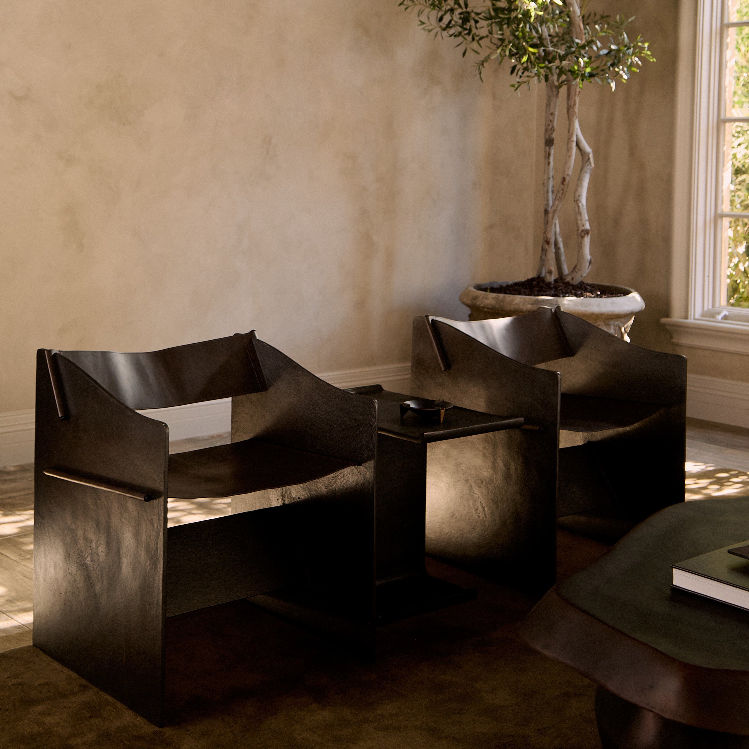 https://cdn.shopify.com/s/files/1/0593/2217/1565/files/Ingresso-Accent-Chair-faux-Black-Leather-5.jpg?v=1753822707