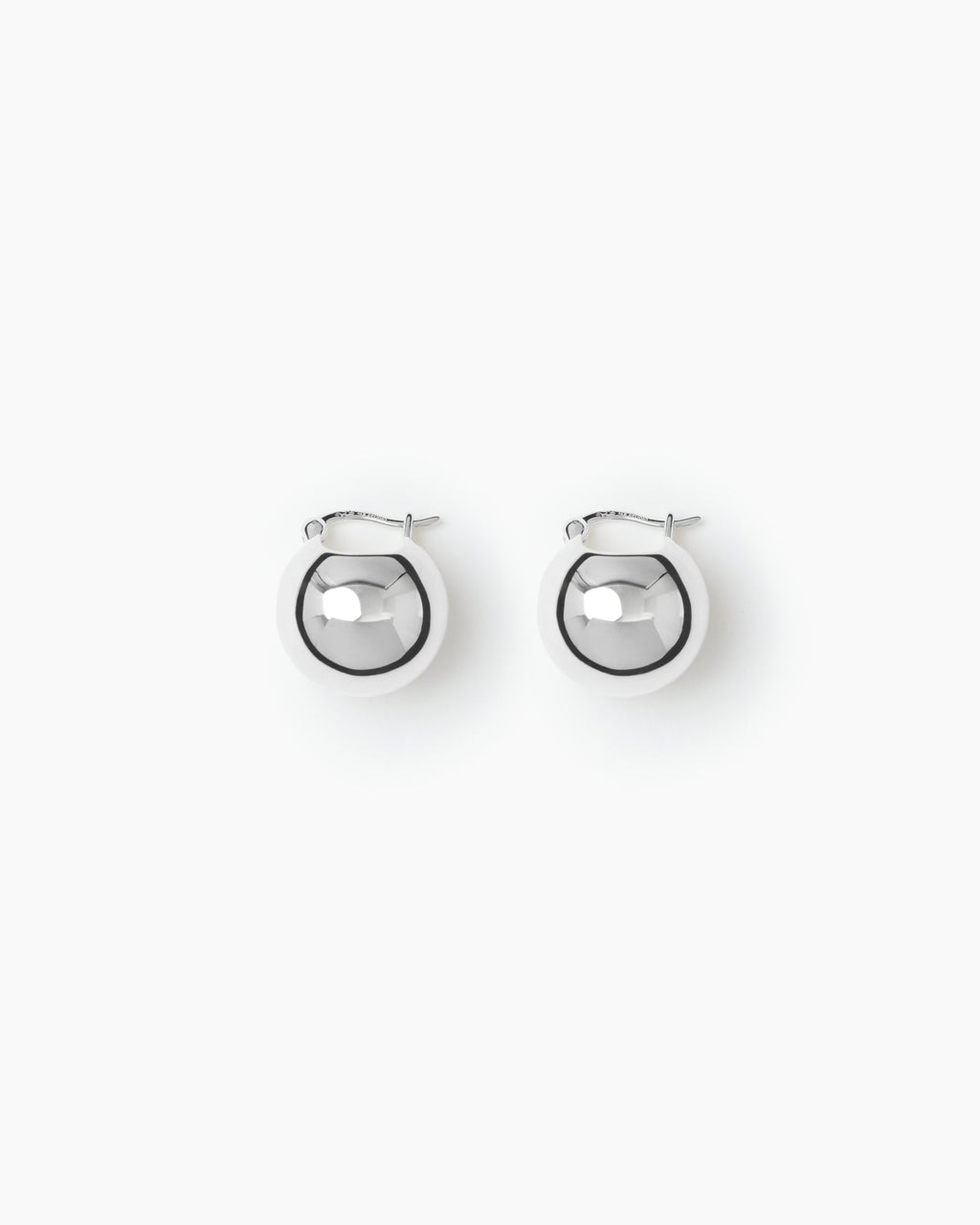 https://cdn.shopify.com/s/files/1/0592/5945/3598/files/Ingrid_silver.jpg?v=1748260735