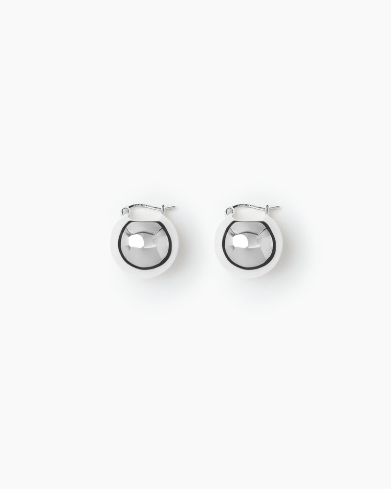 https://cdn.shopify.com/s/files/1/0592/5945/3598/files/Ingrid_silver.jpg?v=1748260735