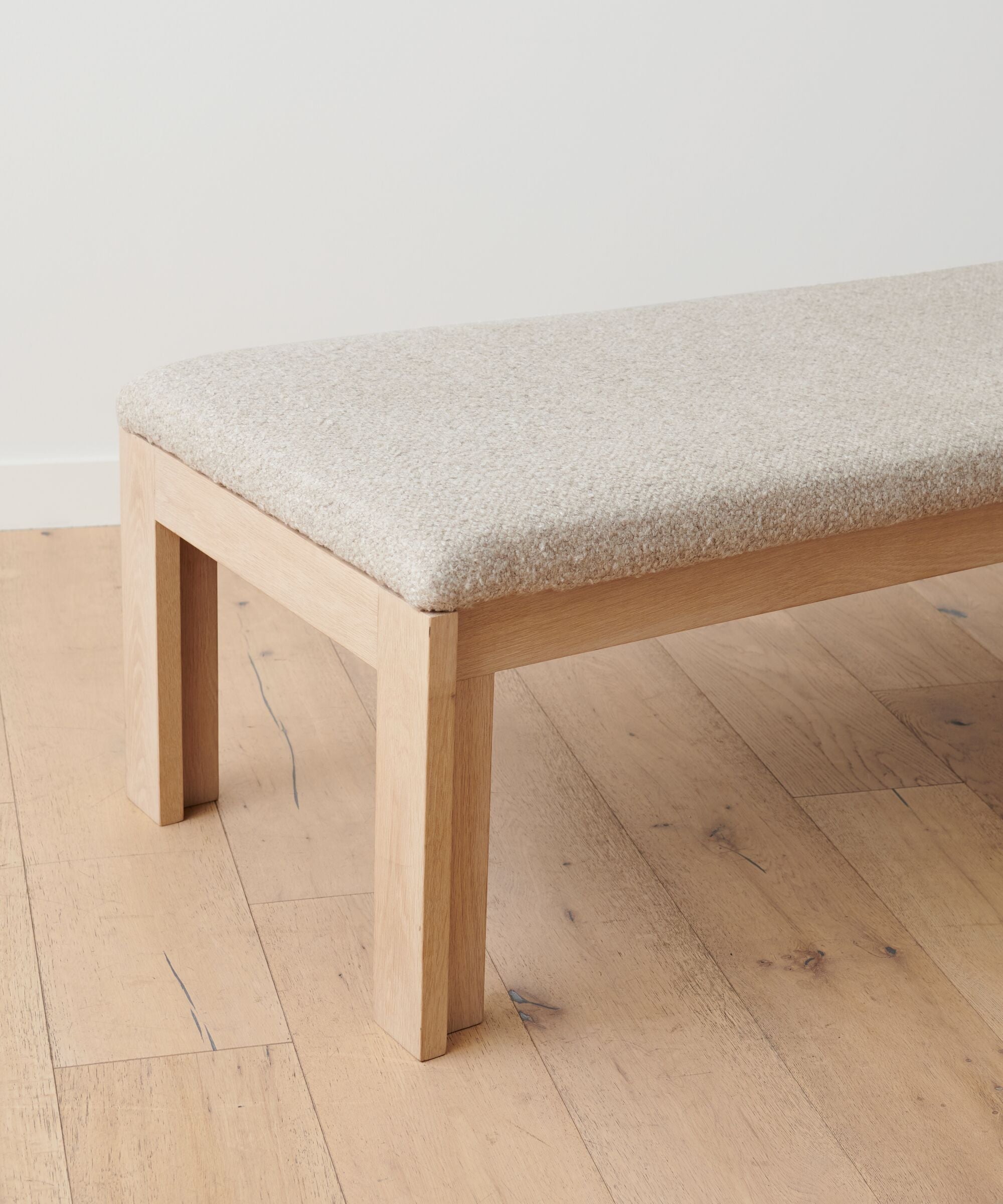https://cdn.shopify.com/s/files/1/0565/1234/8333/products/JK_PDP-Otto_Bench_Natural_Wool_Boucle_009.jpg?v=1700602521