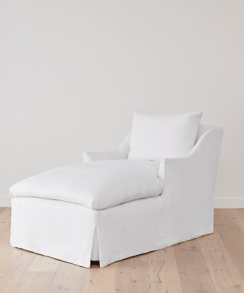 https://cdn.shopify.com/s/files/1/0565/1234/8333/products/JenniKayne_MiramarChaise_WhiteLinen-1.jpg?v=1762182577