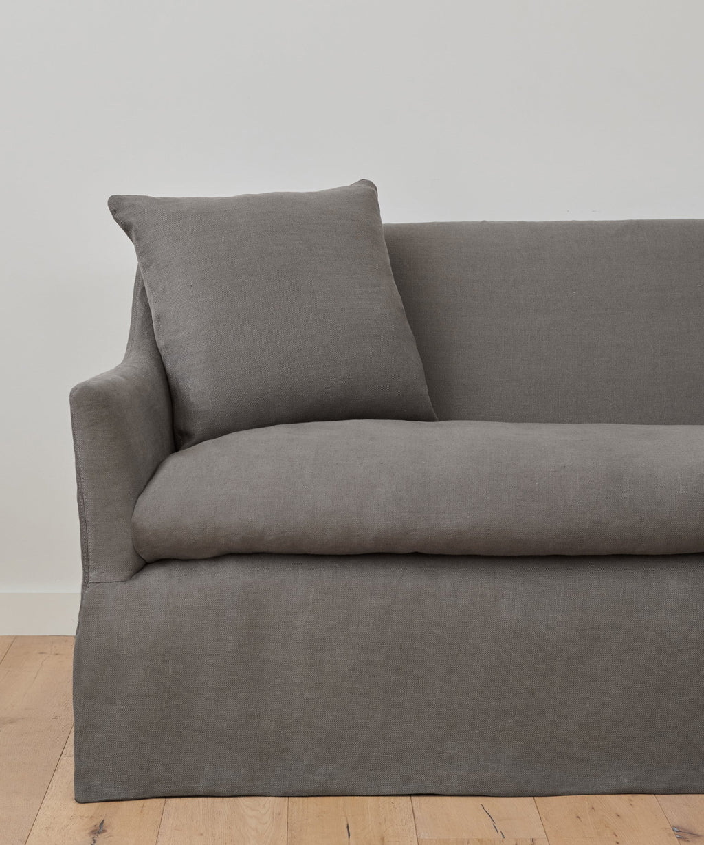 https://cdn.shopify.com/s/files/1/0565/1234/8333/products/JenniKayne_MiramarSofa_SmokeLinen-2.jpg?v=1757035803