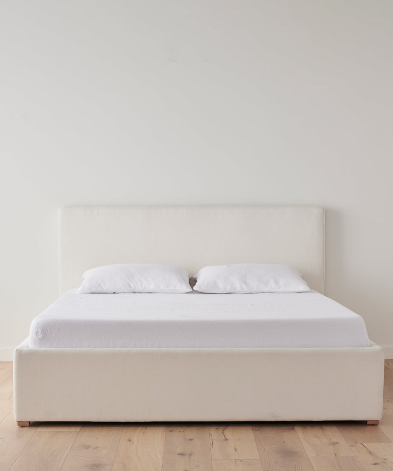 https://cdn.shopify.com/s/files/1/0565/1234/8333/products/JenniKayne_PacificBed_IvoryLinen.jpg?v=1762182409