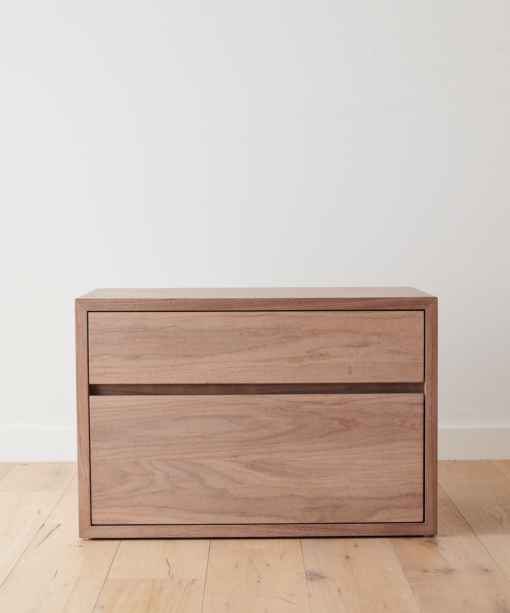 https://cdn.shopify.com/s/files/1/0565/1234/8333/products/JenniKayne_PalmsNighstand_Walnut-001.jpg?v=1762182567