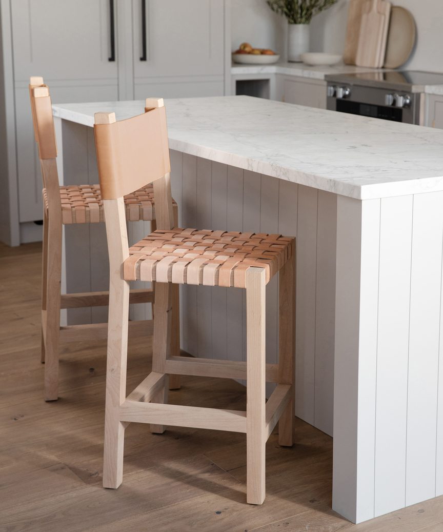 https://cdn.shopify.com/s/files/1/0565/1234/8333/products/JenniKayne_TahoeCounterStools-KnottyAlder.jpg?v=1632978438