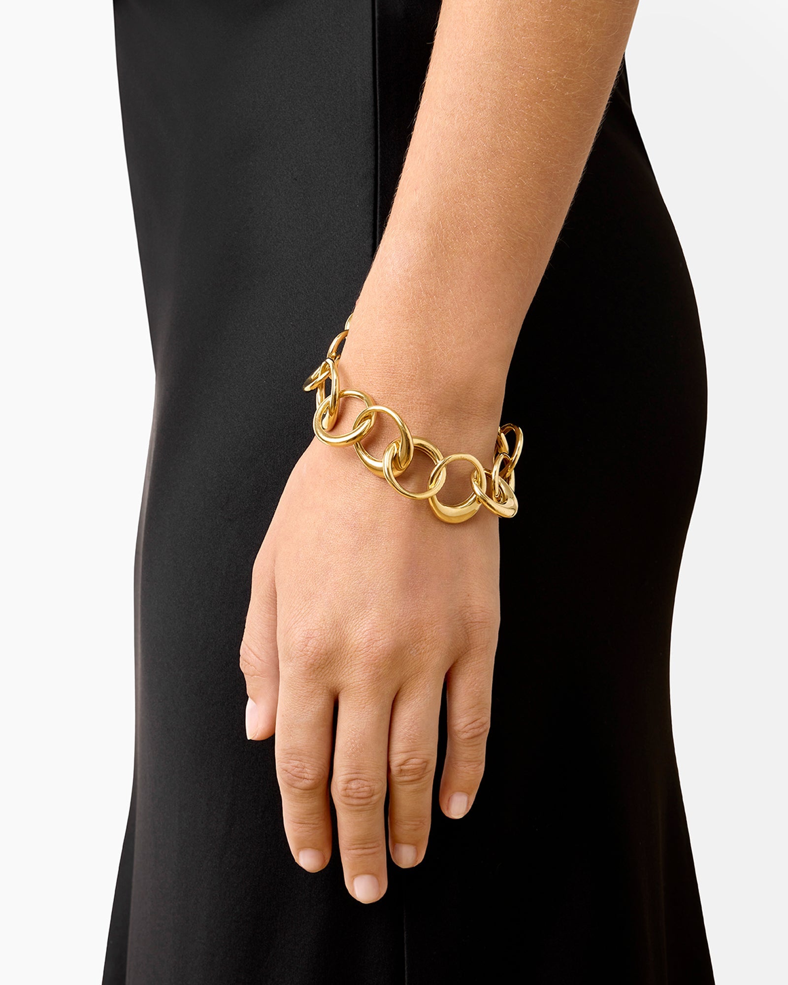 https://cdn.shopify.com/s/files/1/0592/5945/3598/files/LAURA_BRACELET_GOLD1.jpg?v=1770905976