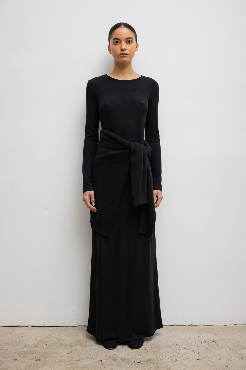 https://cdn.shopify.com/s/files/1/1286/8573/files/LESET_LAUREN_LAURENLONGSLEEVEMAXIDRESS_BLACK_ONMODEL_1.jpg?v=1730938265