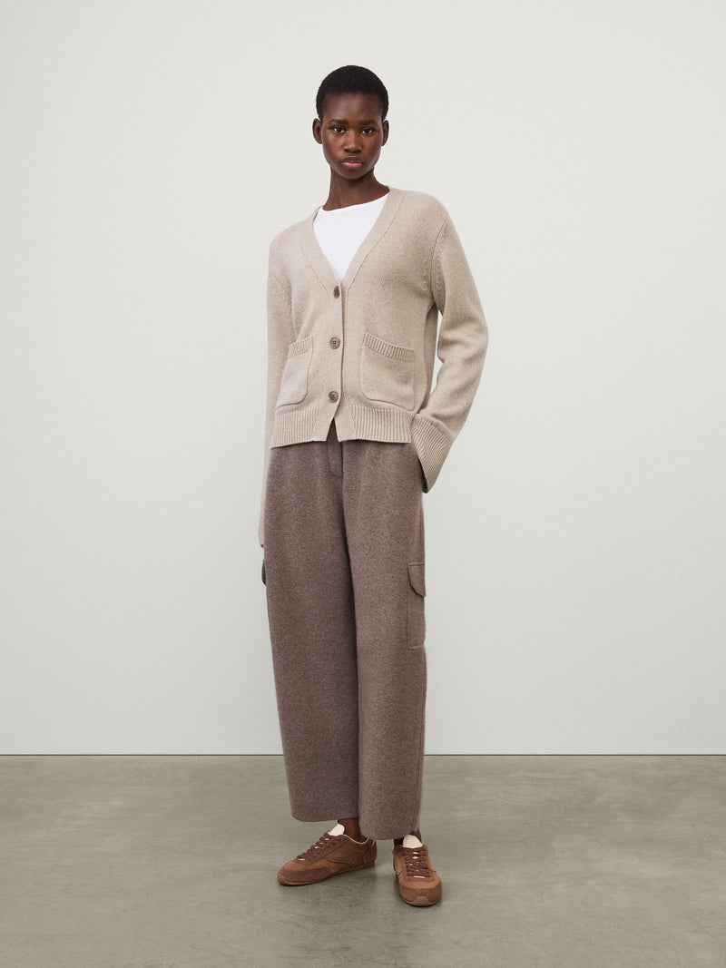 https://cdn.shopify.com/s/files/1/0569/2797/7653/files/LISAYANG_SS26_WW_DROP-1_202084SA_DANNI_CARDIGAN_PLAIN-KNIT_SAND_0201.jpg?v=1768559540