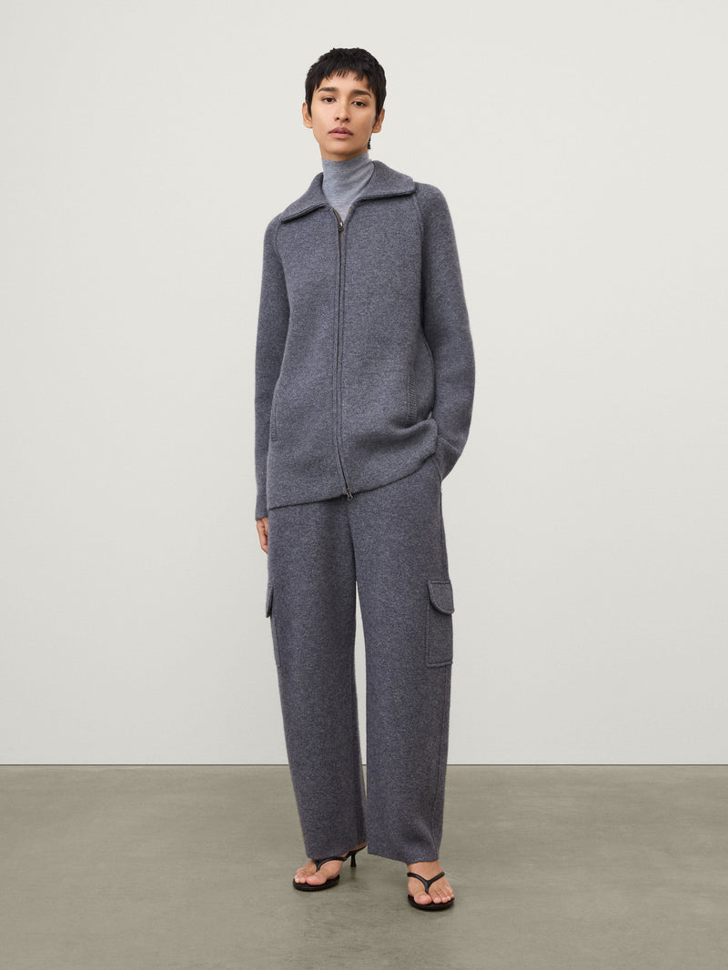 https://cdn.shopify.com/s/files/1/0569/2797/7653/files/LISAYANG_SS26_WW_DROP-1_2026051GR_GARDENIA_ZIP_CARDIGAN_JACKET_DOUBLE_FACE_GRAPHITE_1524.jpg?v=1761649990
