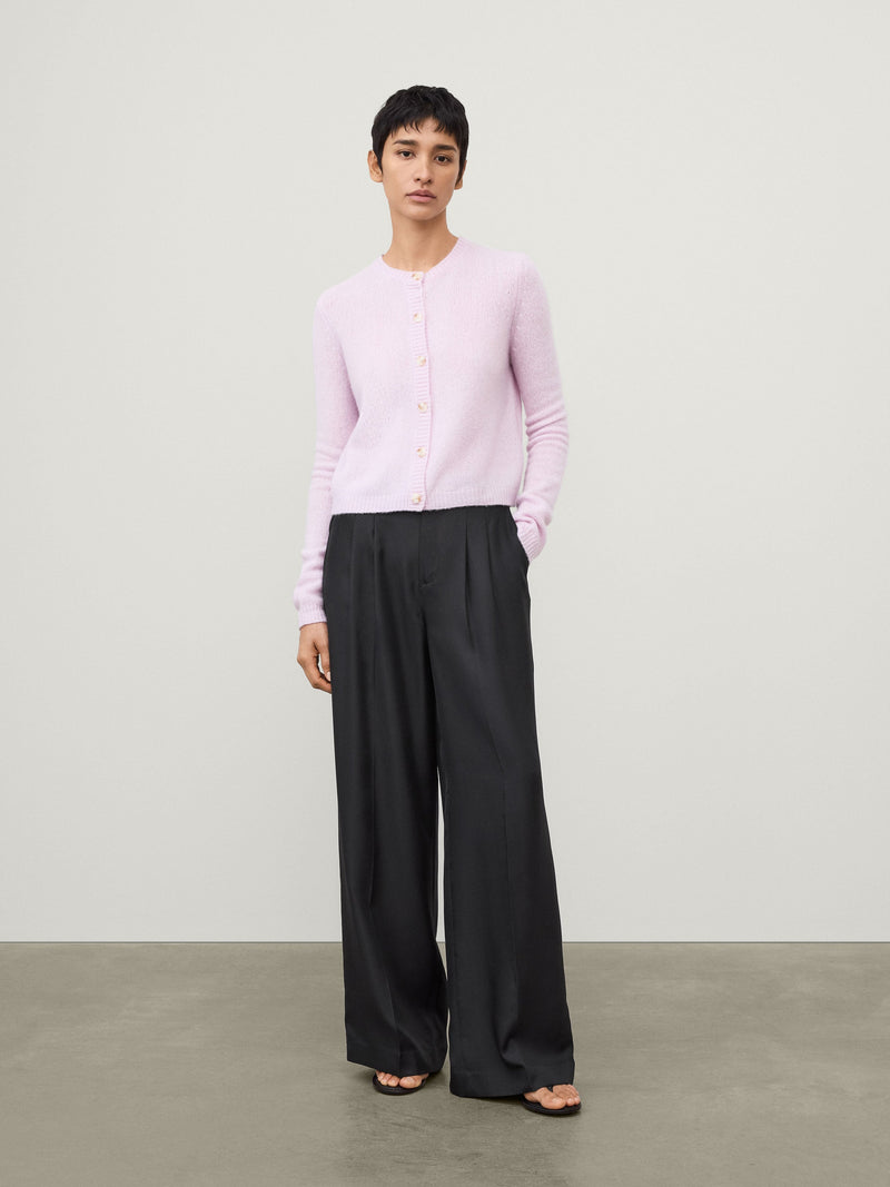 https://cdn.shopify.com/s/files/1/0569/2797/7653/files/LISAYANG_SS26_WW_DROP-2_2024231DL_FELICIA_CARDIGAN_CASHMERE_SILK_DAHLIA_2765.jpg?v=1769092383