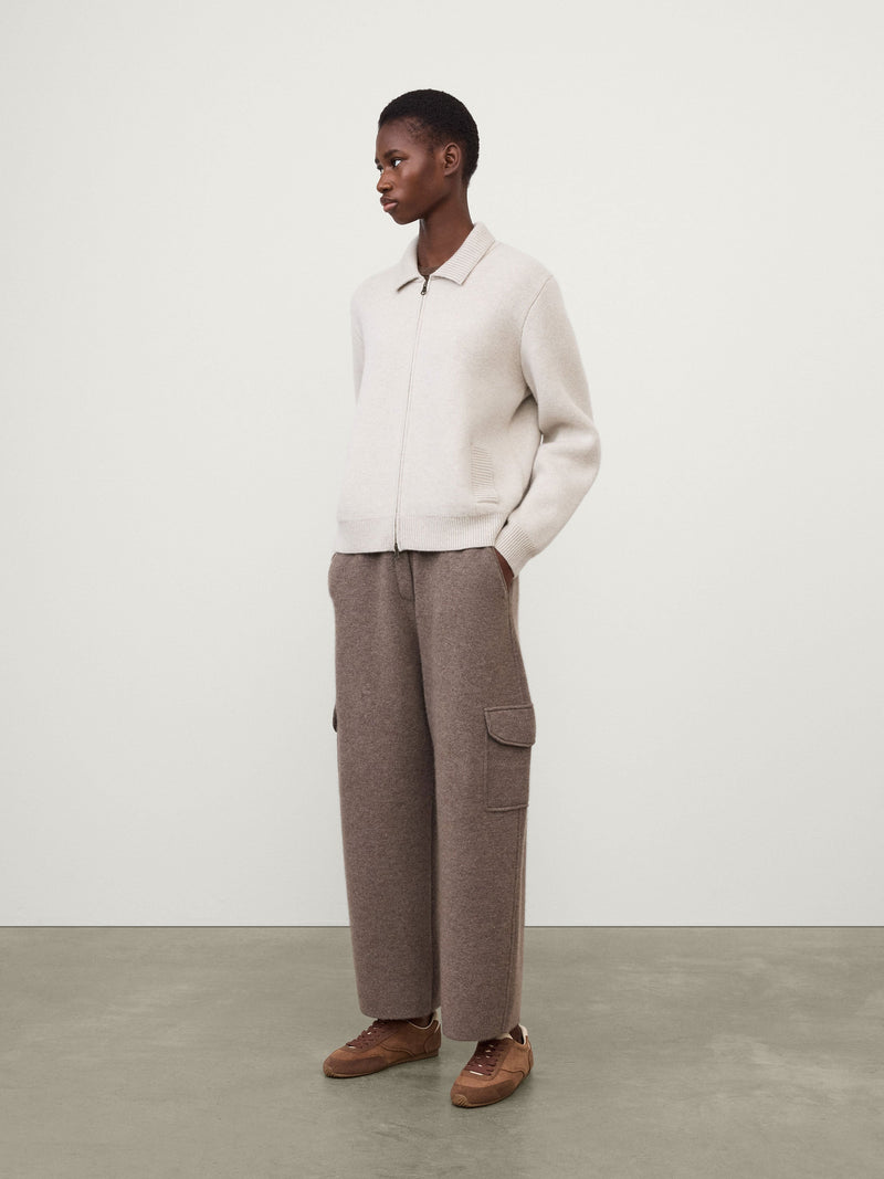 https://cdn.shopify.com/s/files/1/0569/2797/7653/files/LISAYANG_SS26_WW_DROP-2_2026467_ALEYA_CARDIGAN_JACKET_DOUBLE-FACE_OYSTER_0884.jpg?v=1769092384