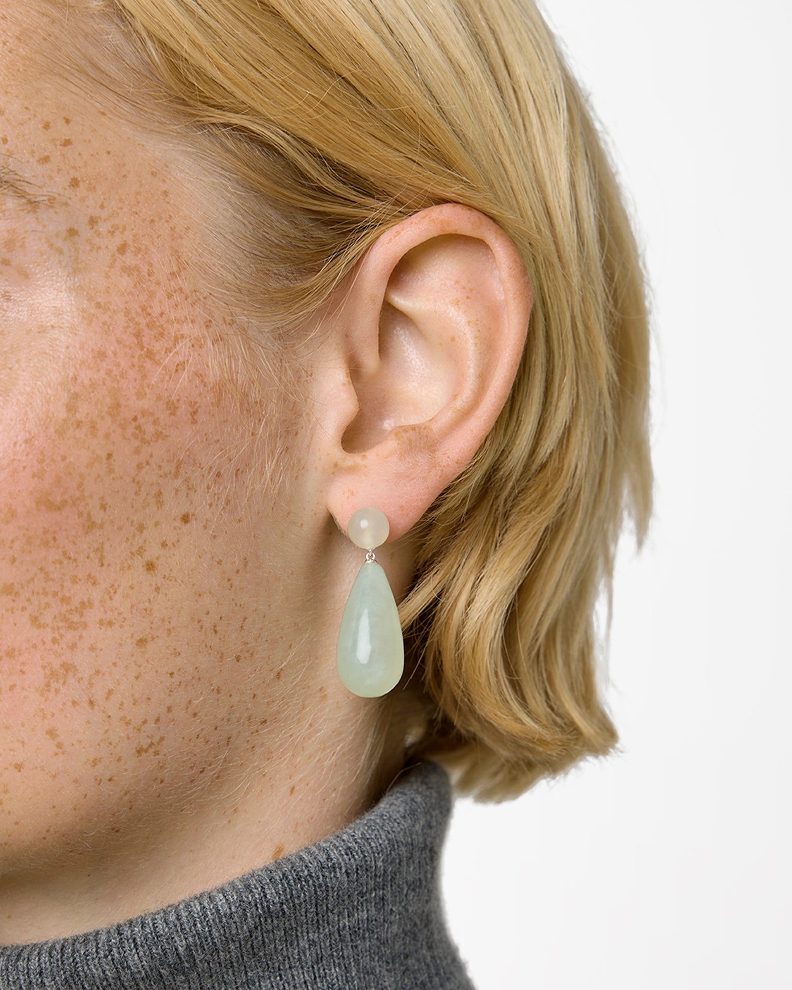 https://cdn.shopify.com/s/files/1/0592/5945/3598/files/LOLA_EARRINGS_GREEN_SERPENTINE_1_1.jpg?v=1770904125