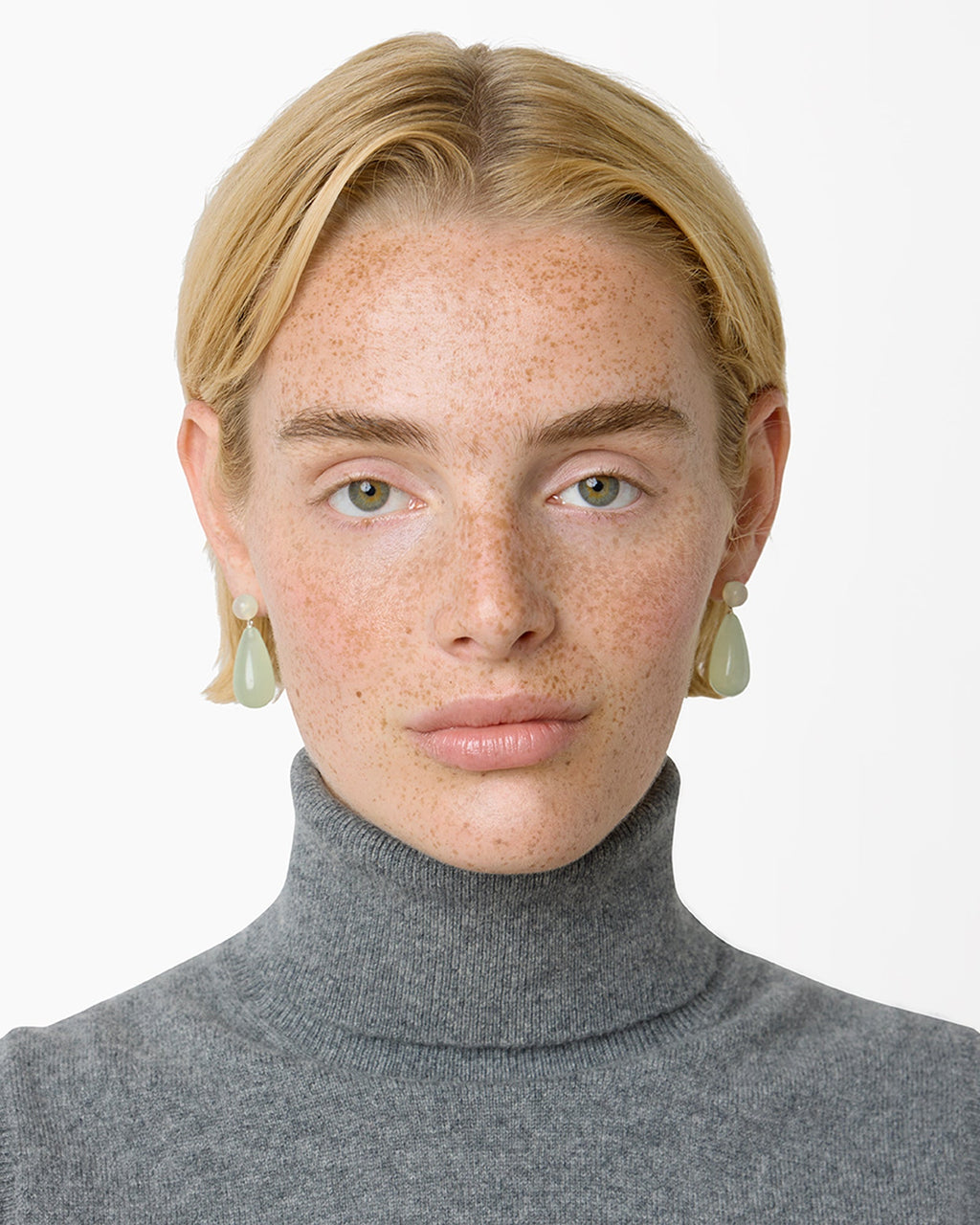 https://cdn.shopify.com/s/files/1/0592/5945/3598/files/LOLA_EARRINGS_GREEN_SERPENTINE_2_1.jpg?v=1770904125