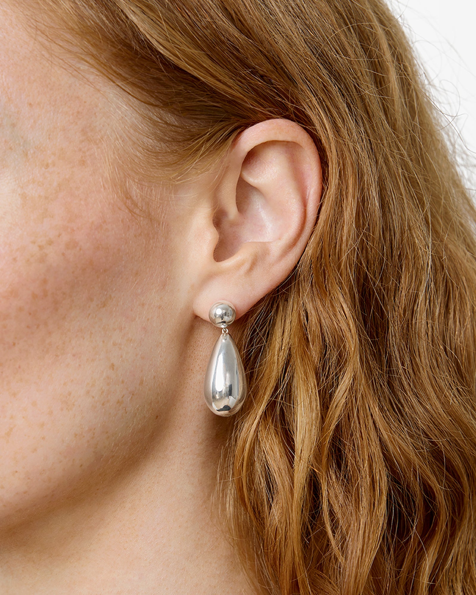 https://cdn.shopify.com/s/files/1/0592/5945/3598/files/LOLA_EARRINGS_SILVER_1_1.jpg?v=1770904126