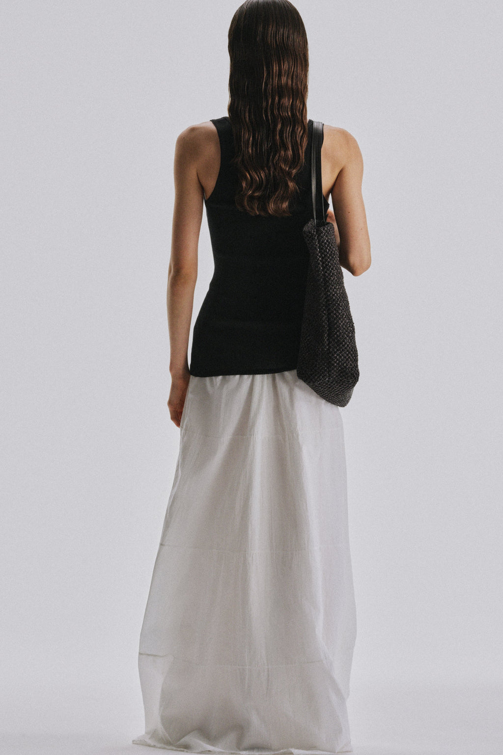 https://cdn.shopify.com/s/files/1/0552/0313/5593/files/LOOK_120_003_select.jpg?v=1777947556
