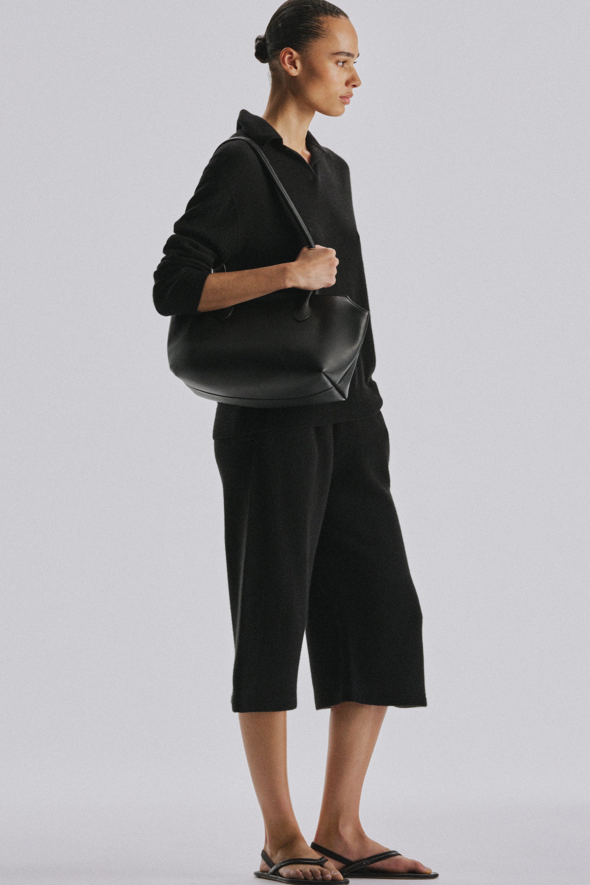 https://cdn.shopify.com/s/files/1/0552/0313/5593/files/LOOK_123_001_select.jpg?v=1777947557